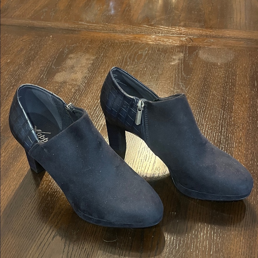 Xappeal Dark Heeled Boots with Side Zipper